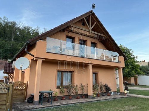 Prodaný dům 272 m², pozemek 1050 m²