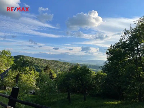 Prodej stavebního pozemku 1249 m²