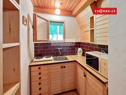 Prodaná chata 60 m², pozemek 654 m²