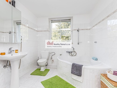 Prodaný dům 262 m², pozemek 895 m²