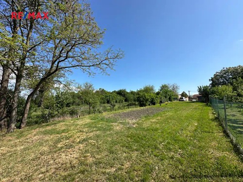 Prodej stavebního pozemku 992 m²