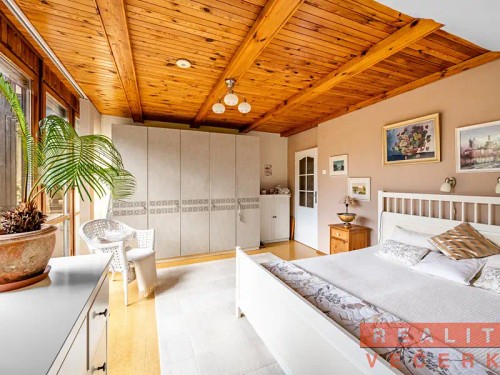 Prodej domu 290 m², pozemek 1699 m²