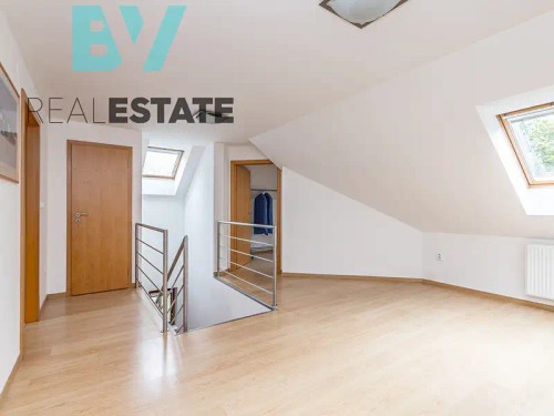 Prodaný dům 345 m², pozemek 1944 m²