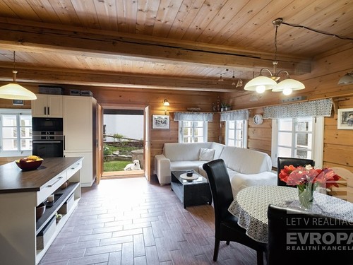 Prodaný dům 200 m², pozemek 1000 m²
