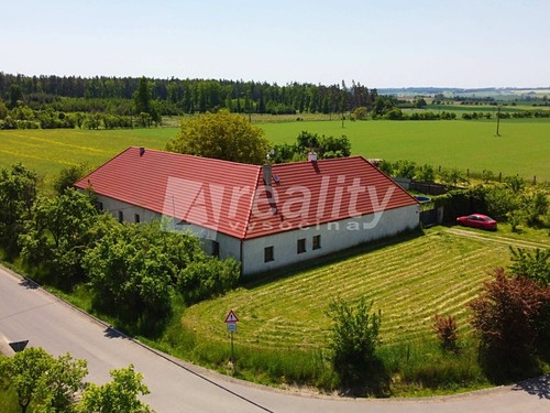 Prodaná zemědělská usedlost 216 m², pozemek 9247 m²