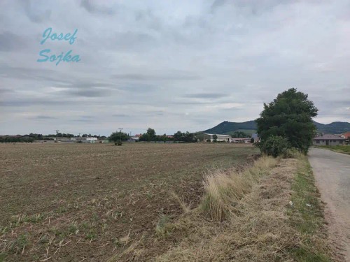 Prodej stavebního pozemku 1749 m²