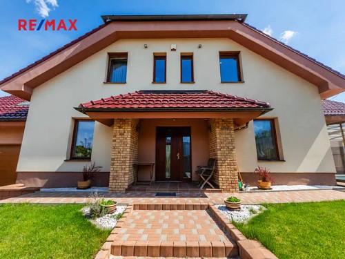 Prodej domu 392 m², pozemek 973 m²