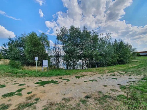 Prodej stavebního pozemku 1660 m²