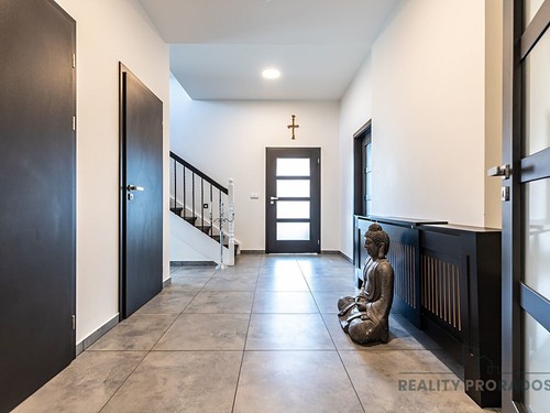 Prodaná vila 250 m², pozemek 1711 m²