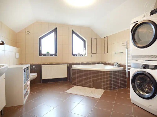 Prodaný dům 219 m², pozemek 737 m²