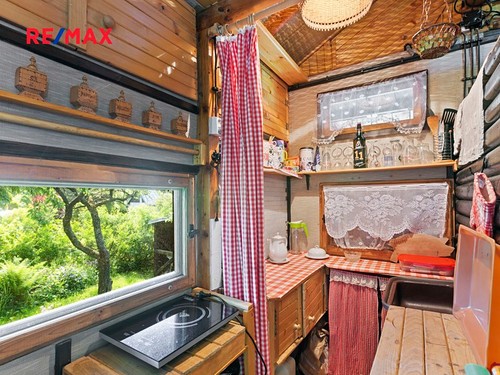 Prodaná chata 42 m², pozemek 689 m²