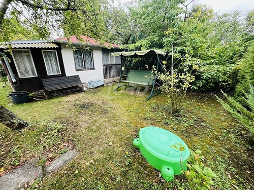 Prodaná chata 16 m², pozemek 466 m²