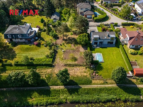 Prodej stavebního pozemku 1140 m²