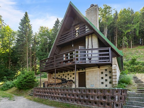 Prodaná chata 63 m², pozemek 374 m²