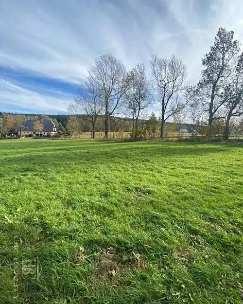 Prodej stavebního pozemku 2464 m²