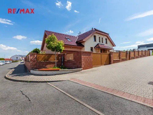 Prodej domu 392 m², pozemek 973 m²