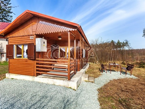 Prodaná chata 30 m², pozemek 242 m²