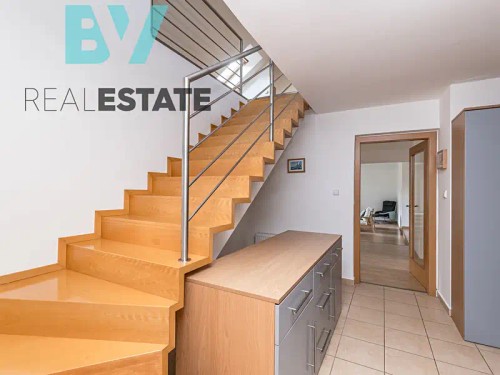 Prodaný dům 345 m², pozemek 1944 m²