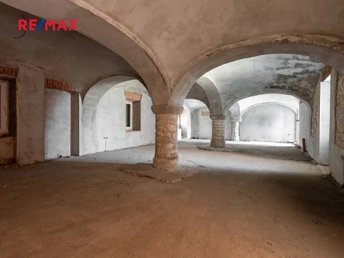 Prodej domu 560 m², pozemek 671 m²