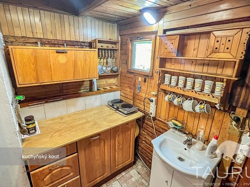 Prodaná chata 48 m², pozemek 394 m²