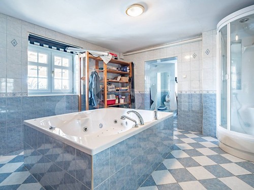 Prodaný dům 280 m², pozemek 1926 m²
