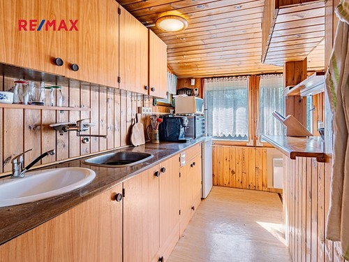 Prodaná chata 40 m², pozemek 398 m²