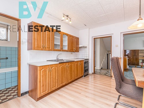 Prodaný dům 300 m², pozemek 665 m²