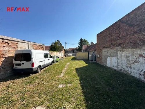 Prodej stavebního pozemku 992 m²