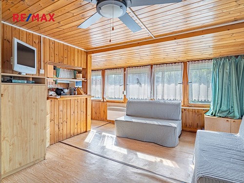 Prodaná chata 40 m², pozemek 398 m²