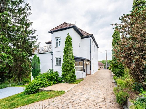 Prodaný dům 280 m², pozemek 1926 m²