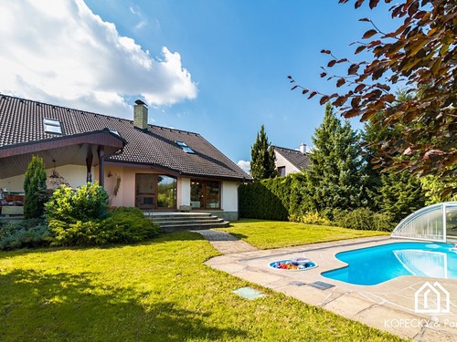 Prodaný dům 370 m², pozemek 1500 m²