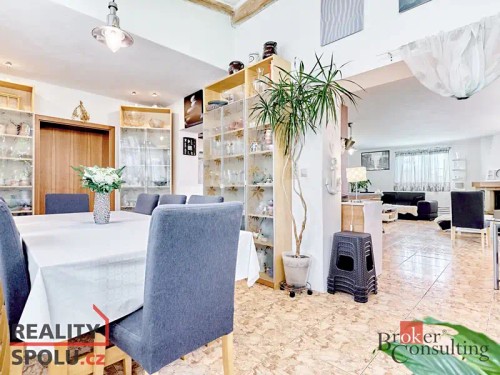 Prodej domu 202 m², pozemek 965 m²