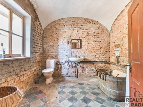 Prodej domu 850 m², pozemek 2521 m²