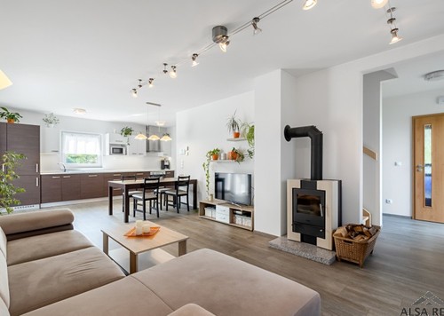 Prodaný dům 117 m², pozemek 1774 m²