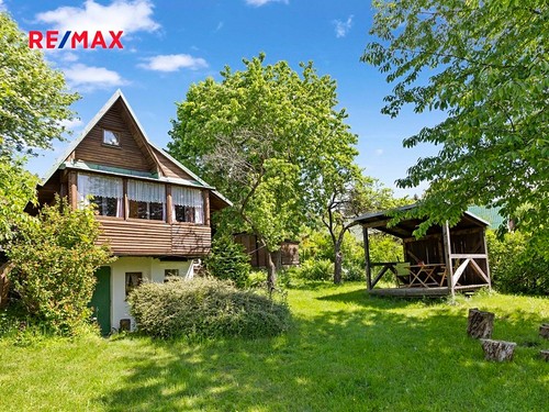 Prodaná chata 42 m², pozemek 689 m²