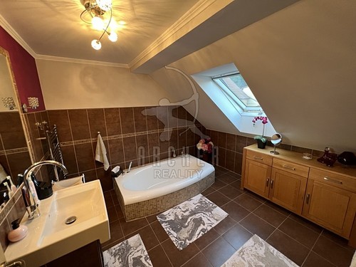 Prodaný dům 272 m², pozemek 1050 m²