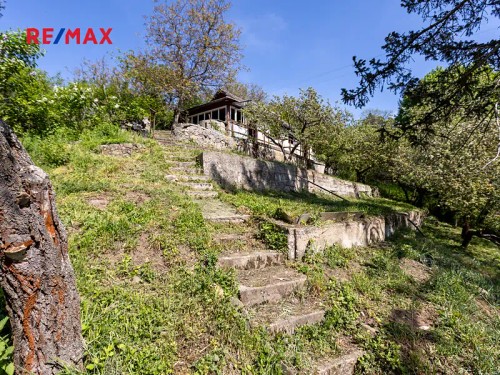 Prodej stavebního pozemku 1537 m²
