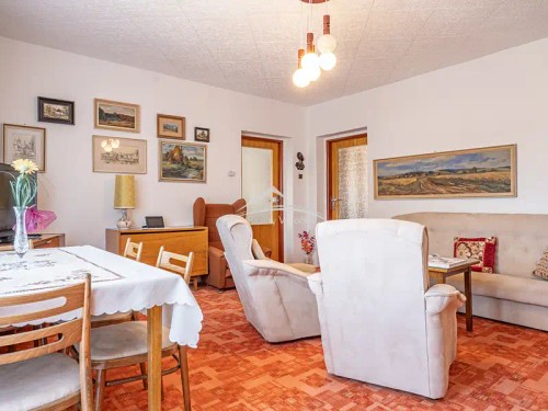 Prodej domu 330 m², pozemek 612 m²
