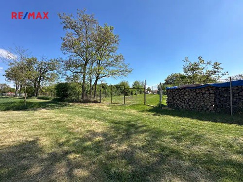 Prodej stavebního pozemku 992 m²