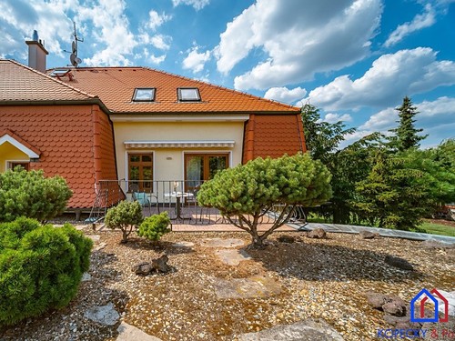 Prodaná vila 468 m², pozemek 1000 m²