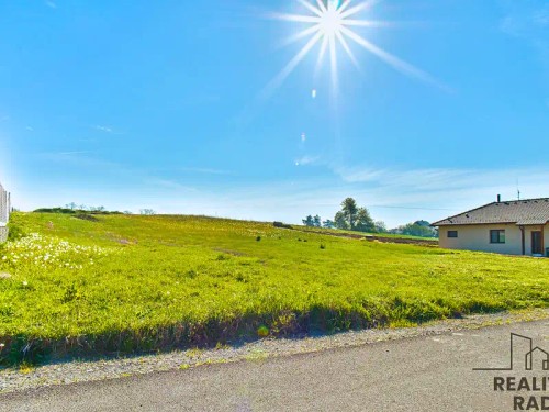 Prodej stavebního pozemku 1671 m²