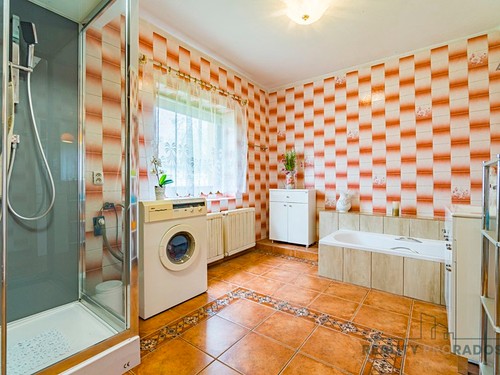 Prodaný dům 200 m², pozemek 1994 m²