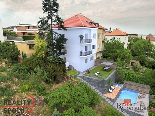 Prodaná vila 380 m², pozemek 210 m²