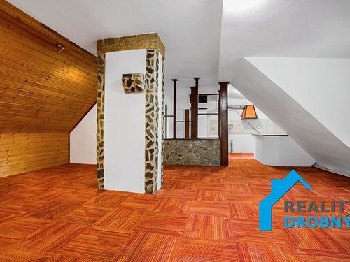 Prodaný dům 342 m², pozemek 3306 m²
