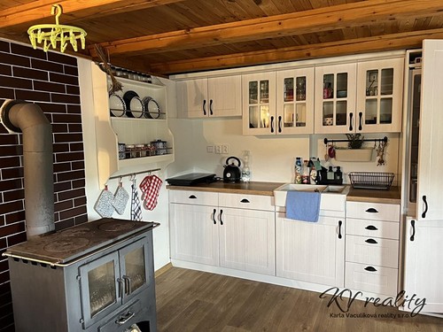 Prodaná chata 100 m², pozemek 394 m²