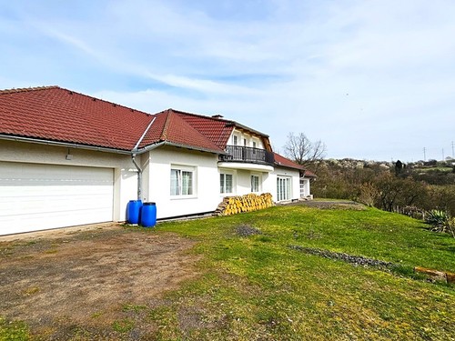 Prodaný dům 350 m², pozemek 12302 m²