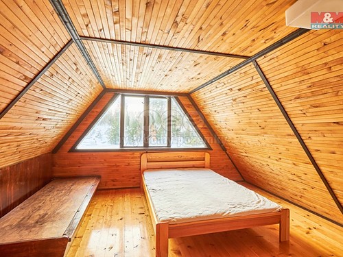 Prodaná chata 40 m², pozemek 689 m²