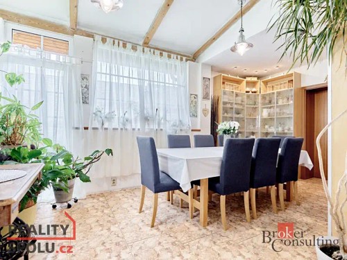 Prodej domu 202 m², pozemek 965 m²