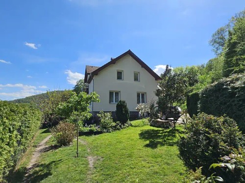Prodaný dům 200 m², pozemek 1965 m²