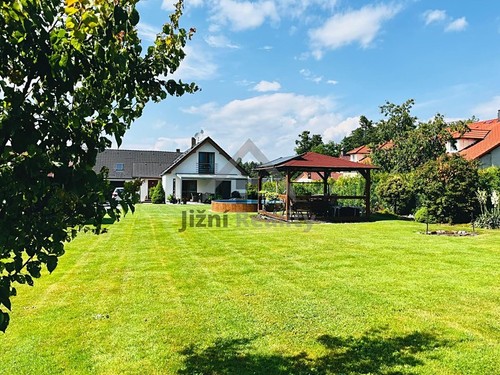 Prodaný dům 350 m², pozemek 1762 m²